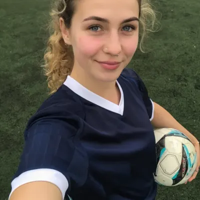 Ника, 28